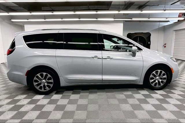 Used 2022 Chrysler Pacifica Pinnacle FWD image 15