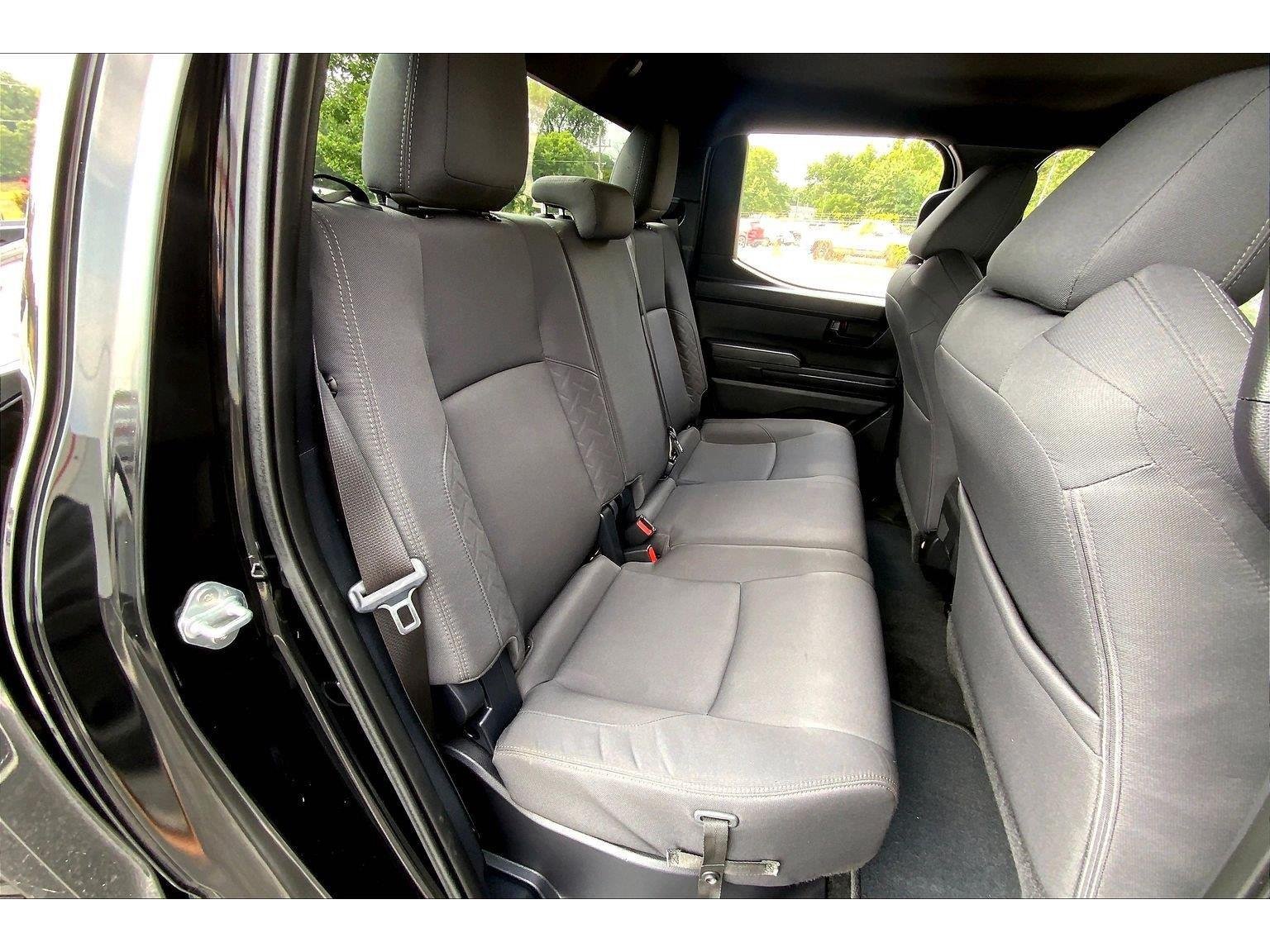 Used 2024 Toyota Tacoma SR5 AWD/4WD image 25