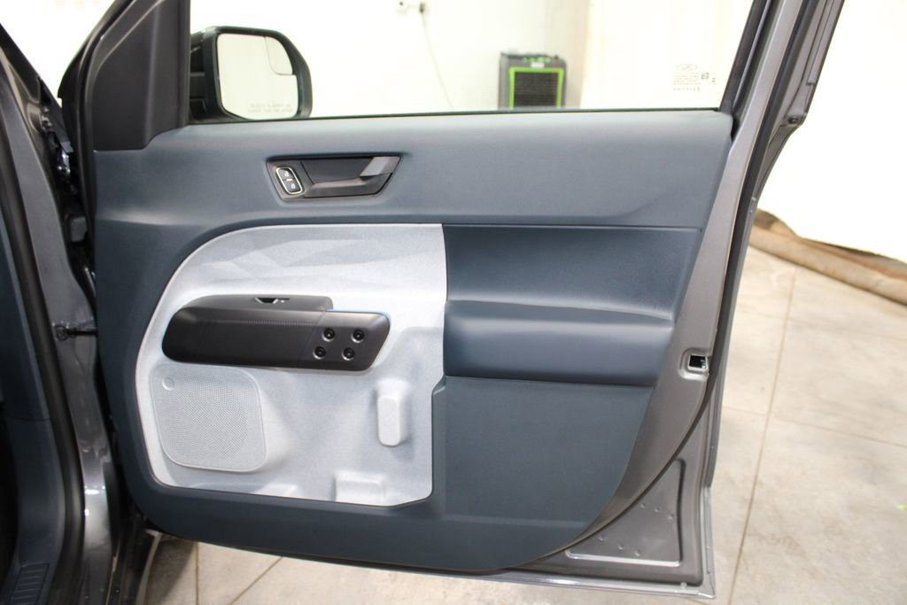 New 2025 Ford Maverick XLT image 32
