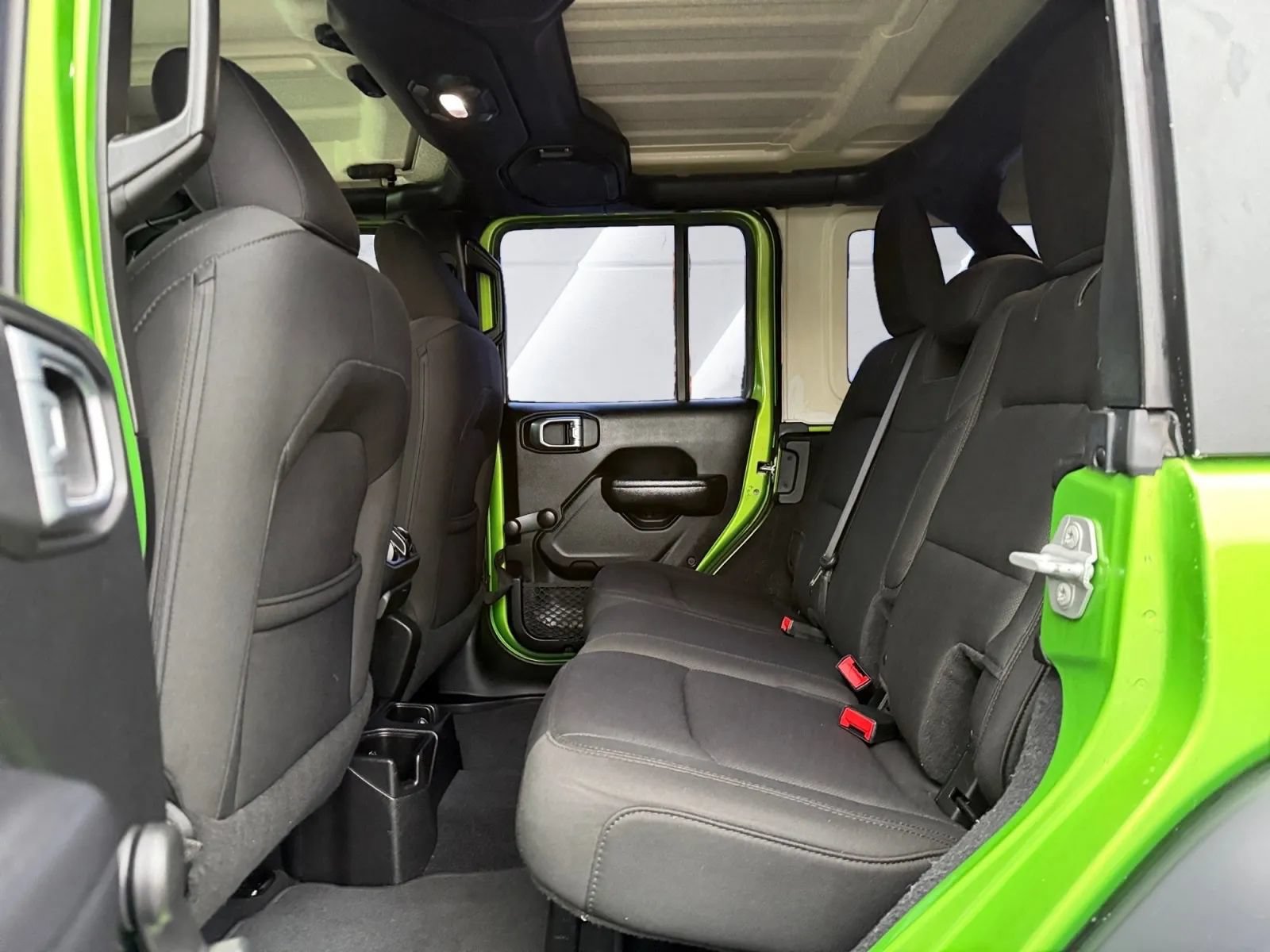 Used 2018 Jeep Wrangler Unlimited Sport AWD/4WD image 11
