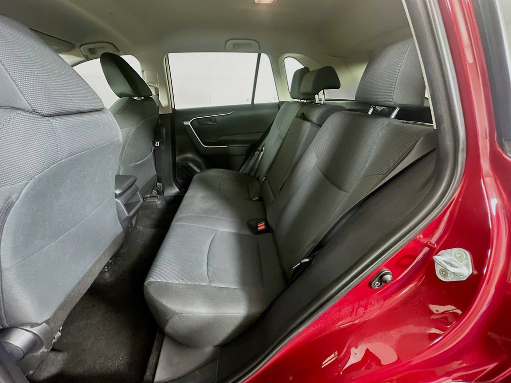 Used 2019 Toyota RAV4 LE FWD image 23