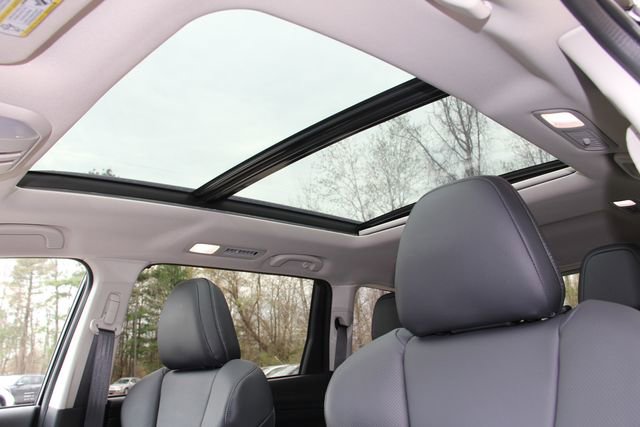 Used 2025 Subaru Ascent Limited AWD/4WD image 18