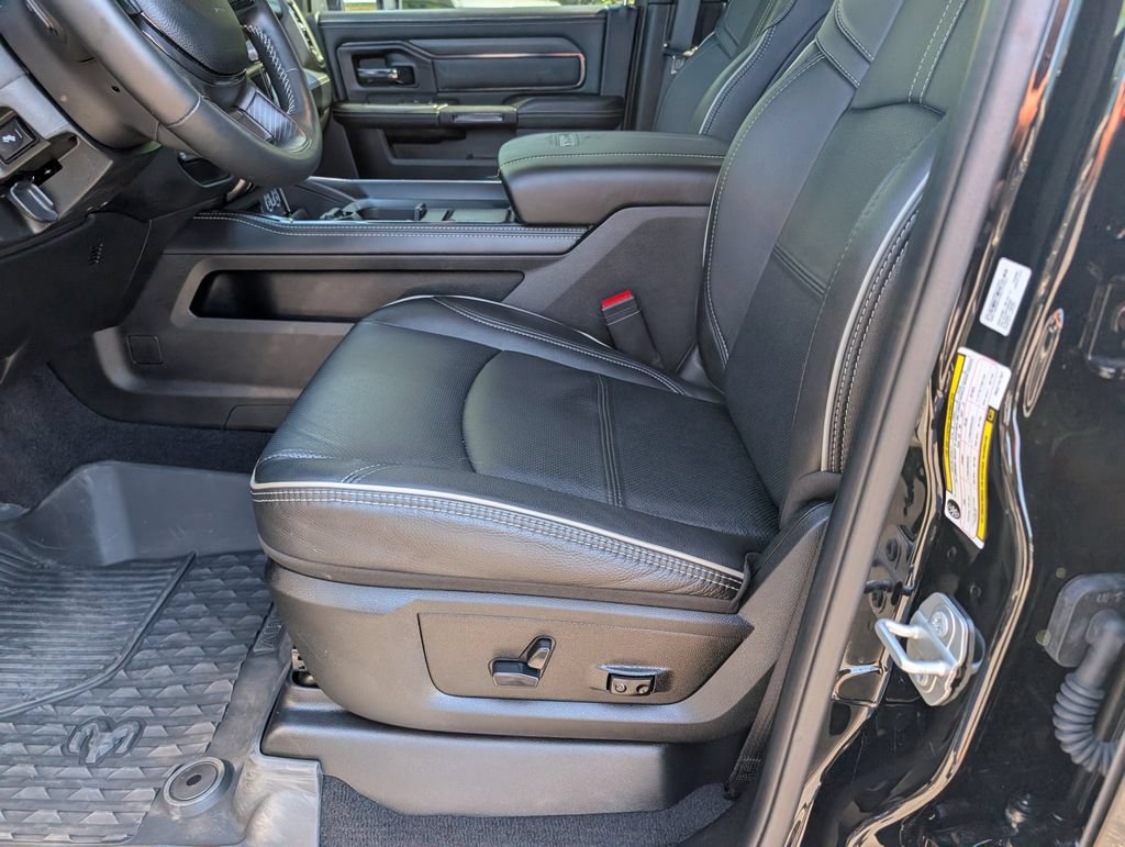 Used 2024 RAM 3500 Limited AWD/4WD image 11
