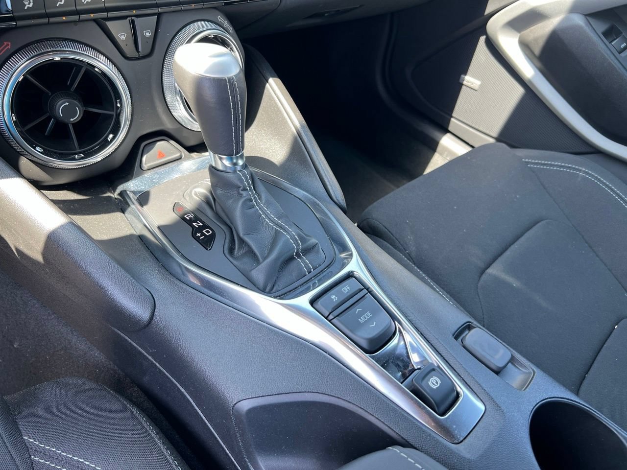 Used 2023 Chevrolet Camaro LT w/ Technology Package RWD image 21