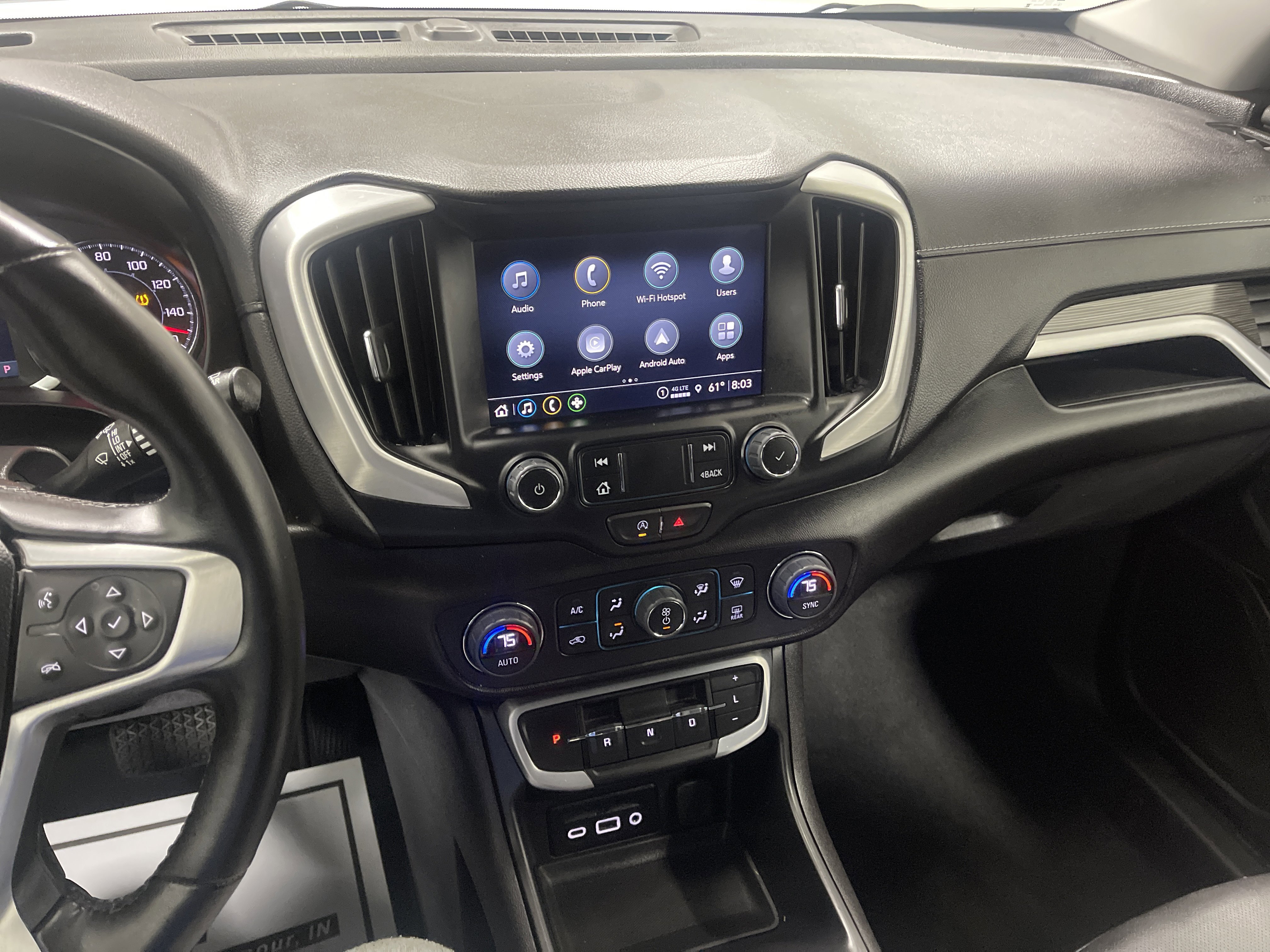 Used 2024 GMC Terrain SLT image 30