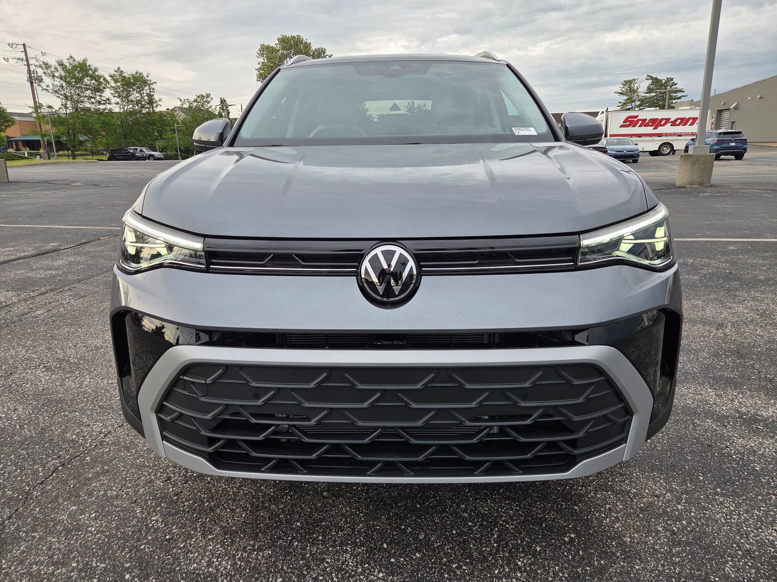 New 2026 Volkswagen Taos SE AWD/4WD image 3