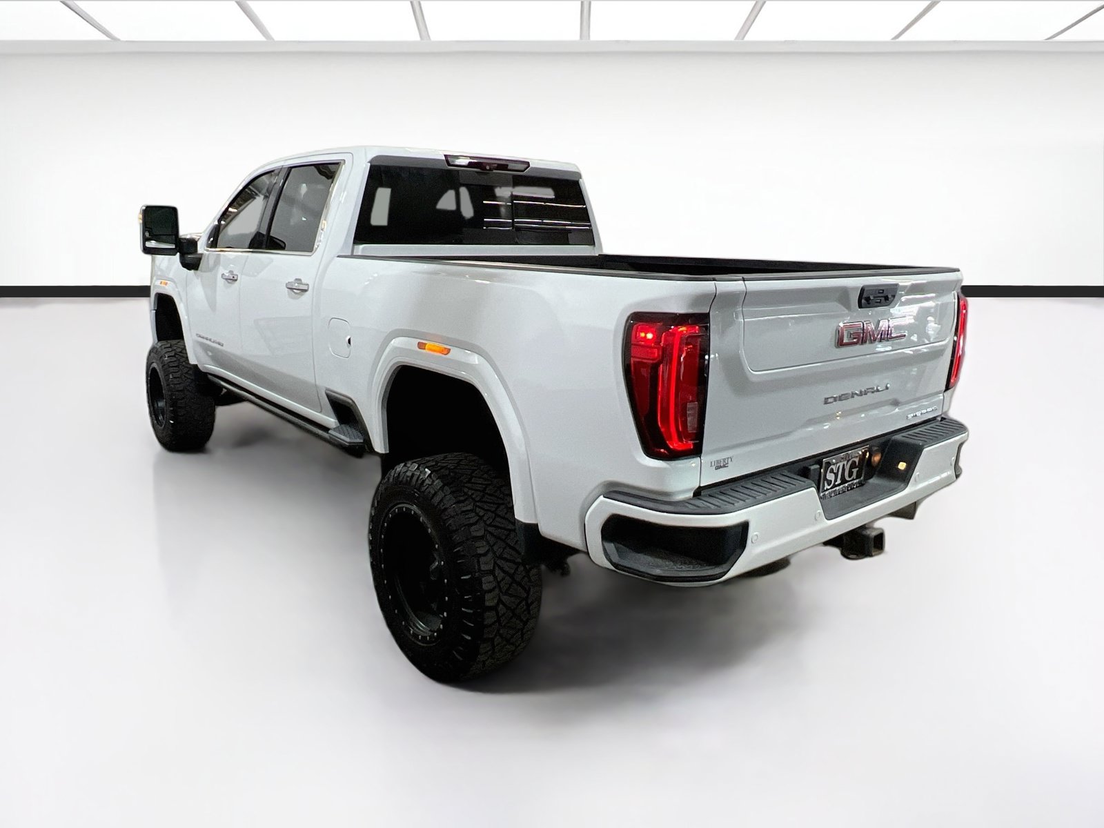 Used 2023 GMC Sierra 2500 Denali w/ Denali Ultimate Package AWD/4WD image 6