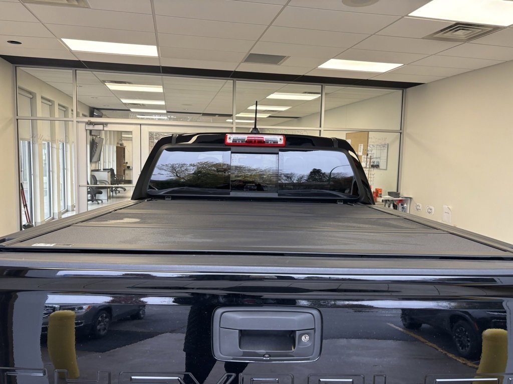 Certified 2022 Chevrolet Colorado Z71 w/ Z71 Midnight Edition image 22