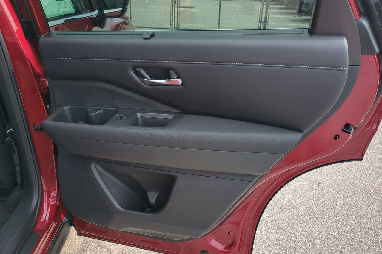 New 2026 Nissan Pathfinder SL w/ SL Premium Package FWD image 33
