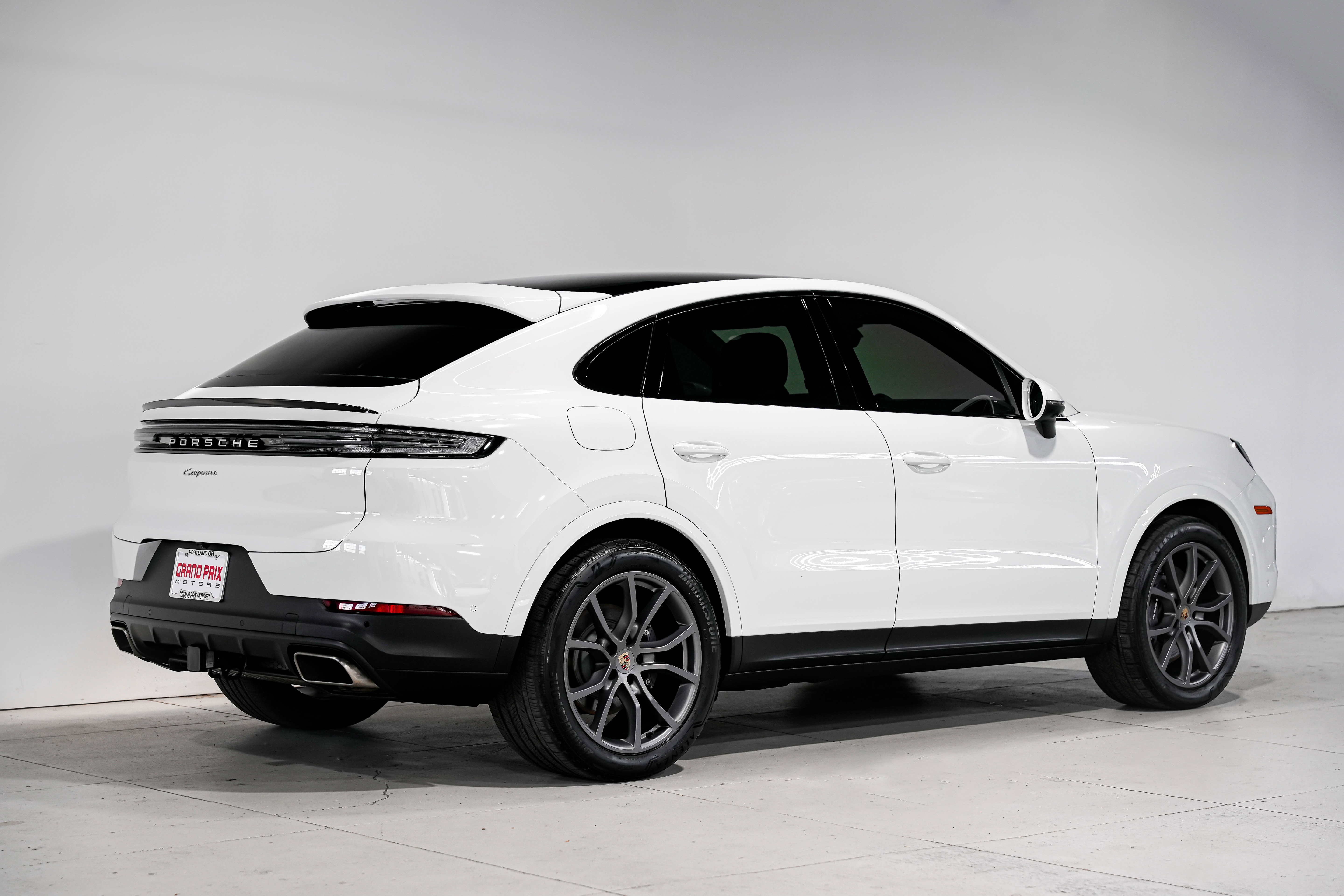 Used 2024 Porsche Cayenne Coupe w/ Premium Package Plus image 3