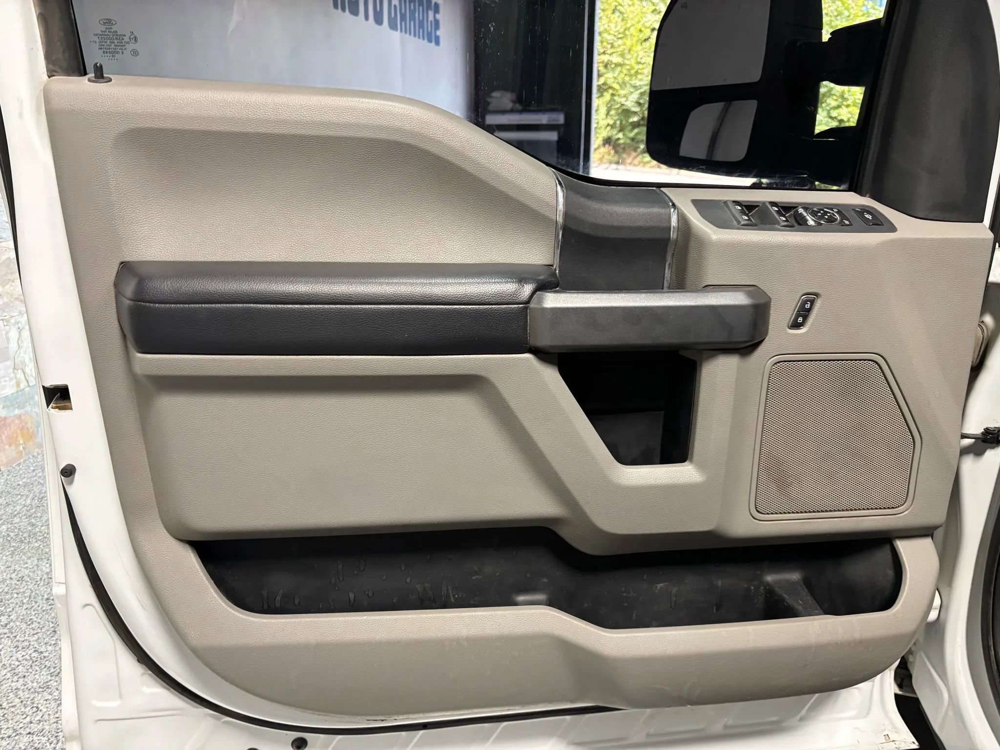 Used 2017 Ford F250 XLT w/ XLT Value Package image 34