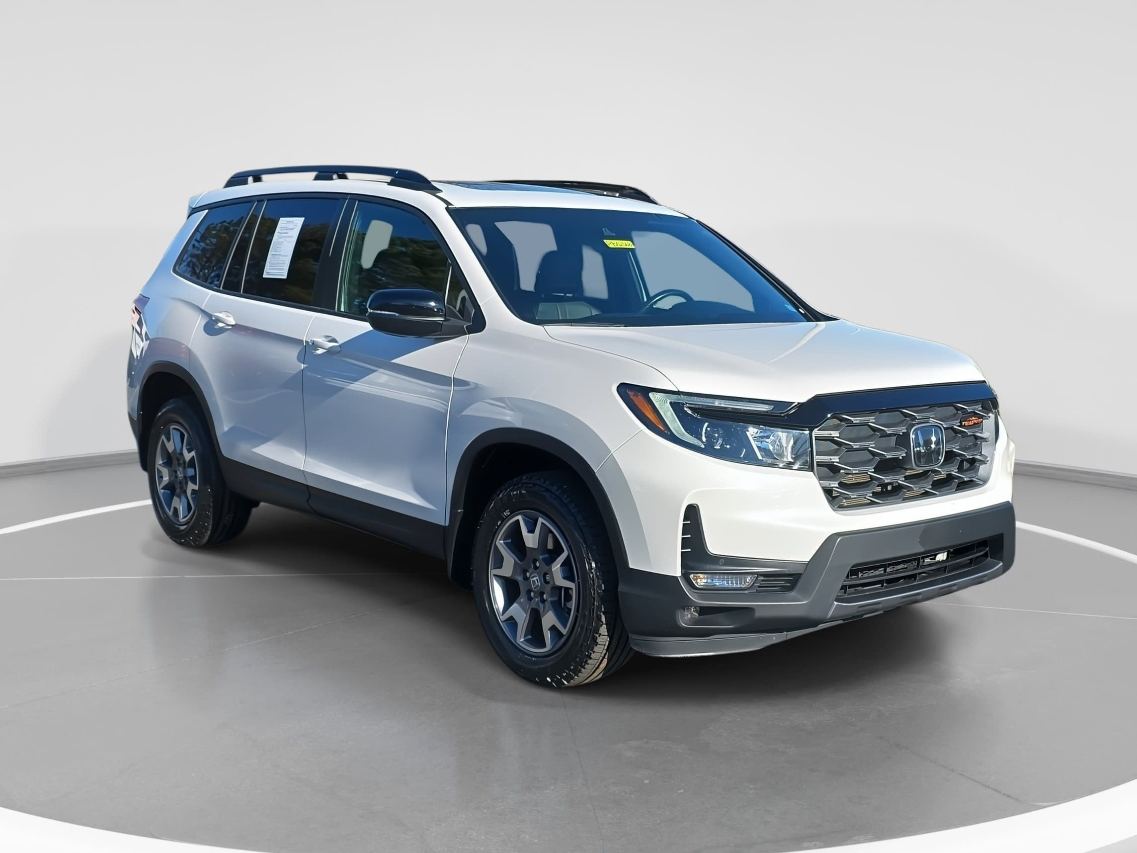 Used 2023 Honda Passport TrailSport image 3