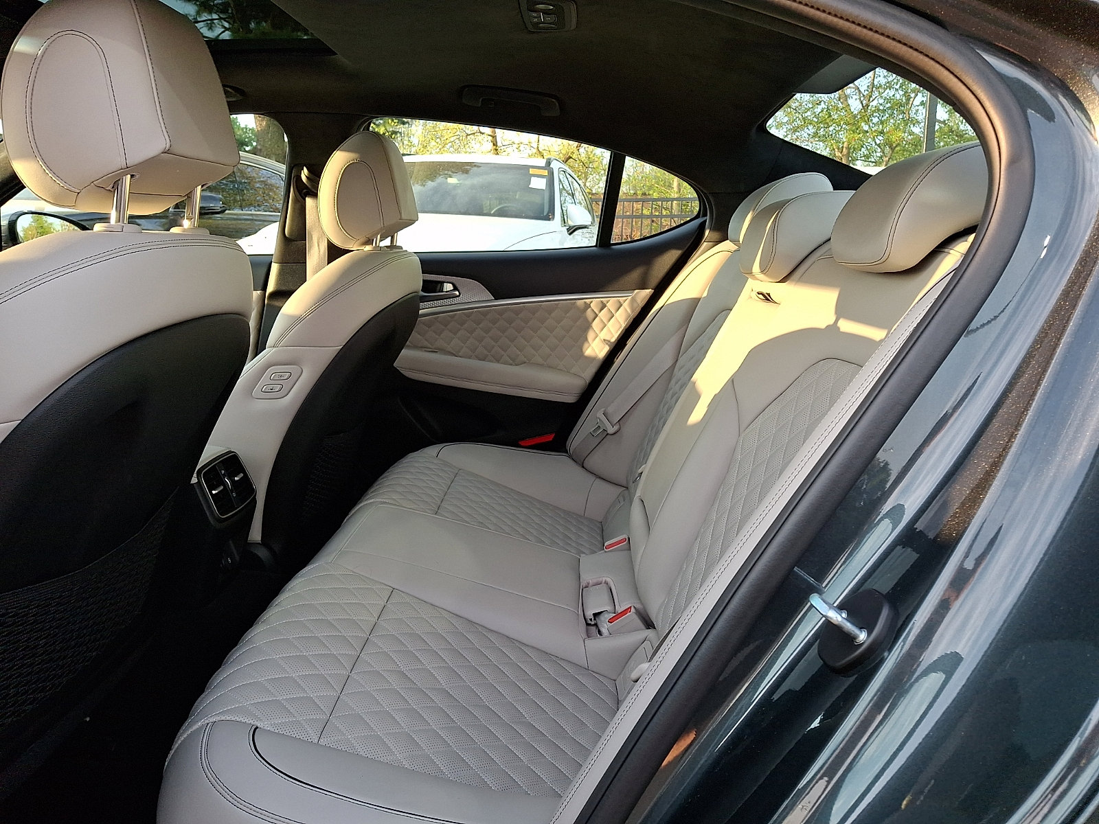 Certified 2023 Genesis G70 3.3T w/ Sport Prestige Package image 10