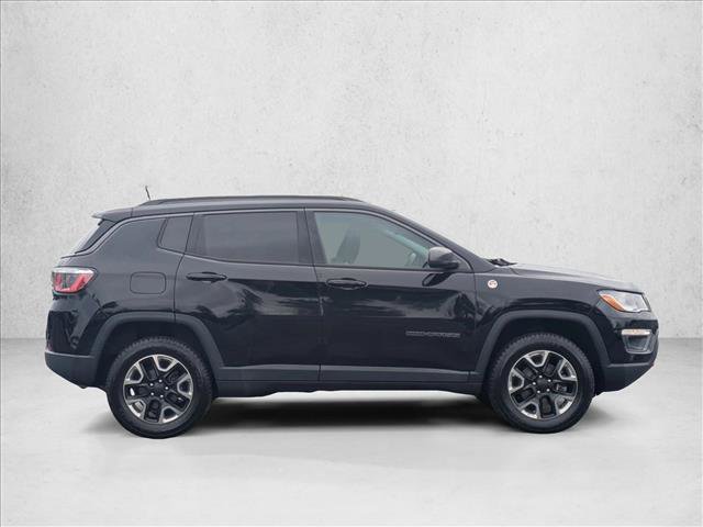 Used 2017 Jeep Compass Trailhawk w/ Leather Interior Group AWD/4WD image 4