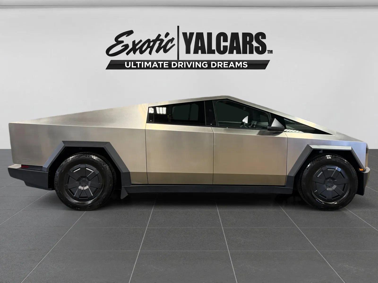 Used 2025 Tesla Cybertruck AWD Crew Cab image 6