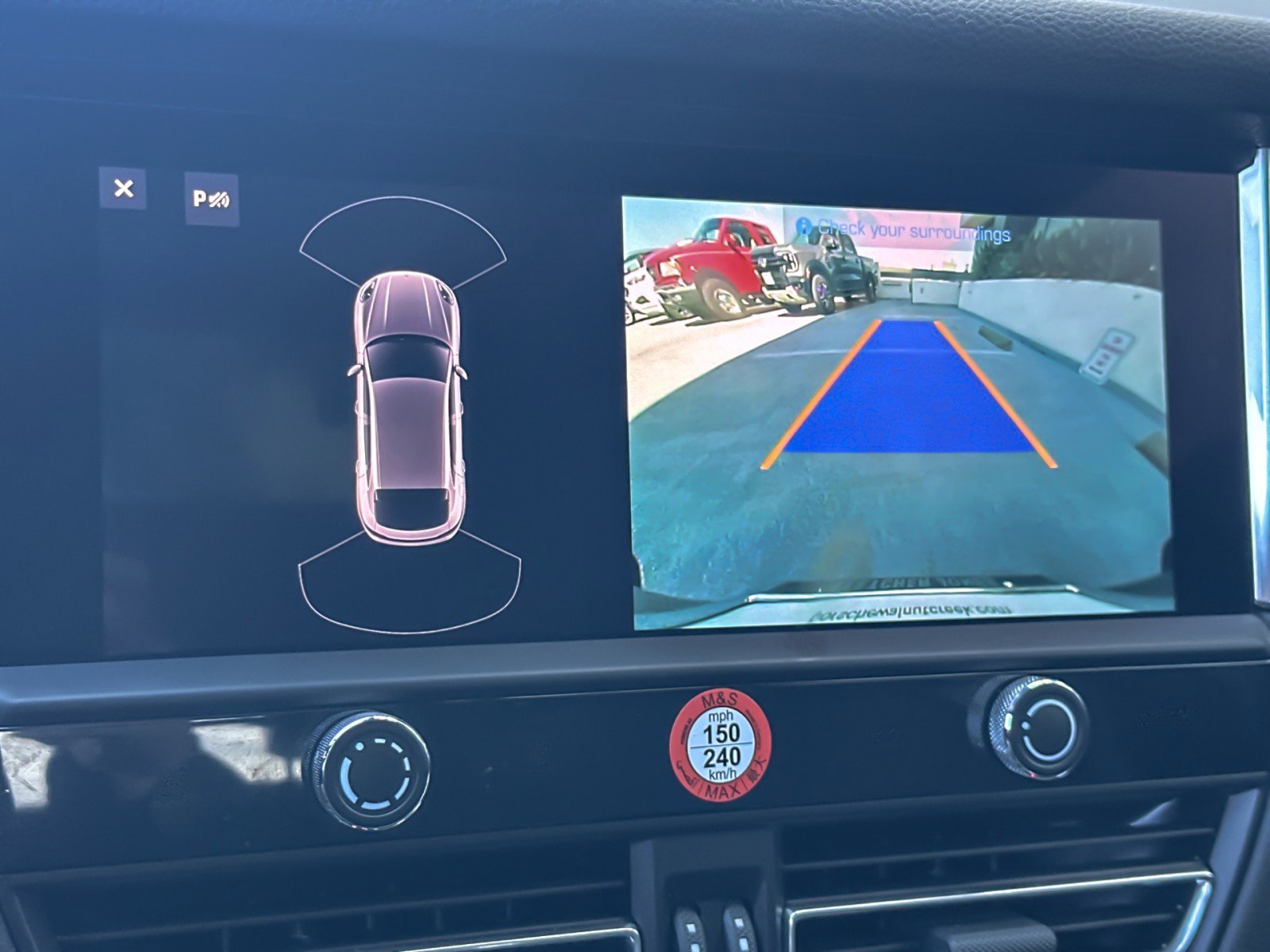 Certified 2025 Porsche Macan image 20