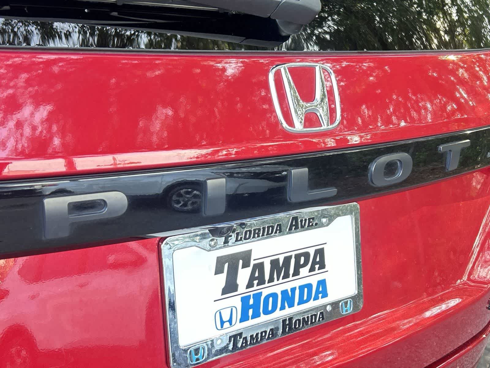 Used 2023 Honda Pilot Sport image 8