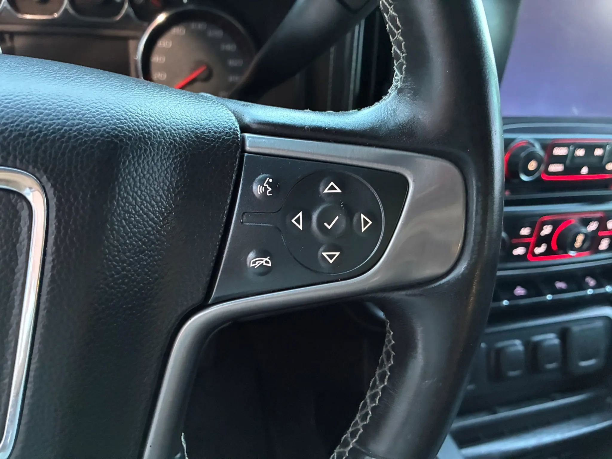 Used 2015 GMC Sierra 1500 SLE image 20