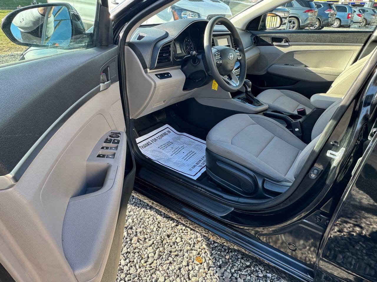 Used 2020 Hyundai Elantra SE image 9