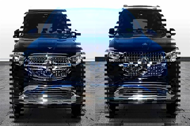 Certified 2025 Mercedes-Benz GLC 300 4MATIC image 2