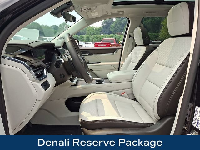 Used 2025 GMC Acadia Denali w/ Super Cruise Package AWD/4WD image 2