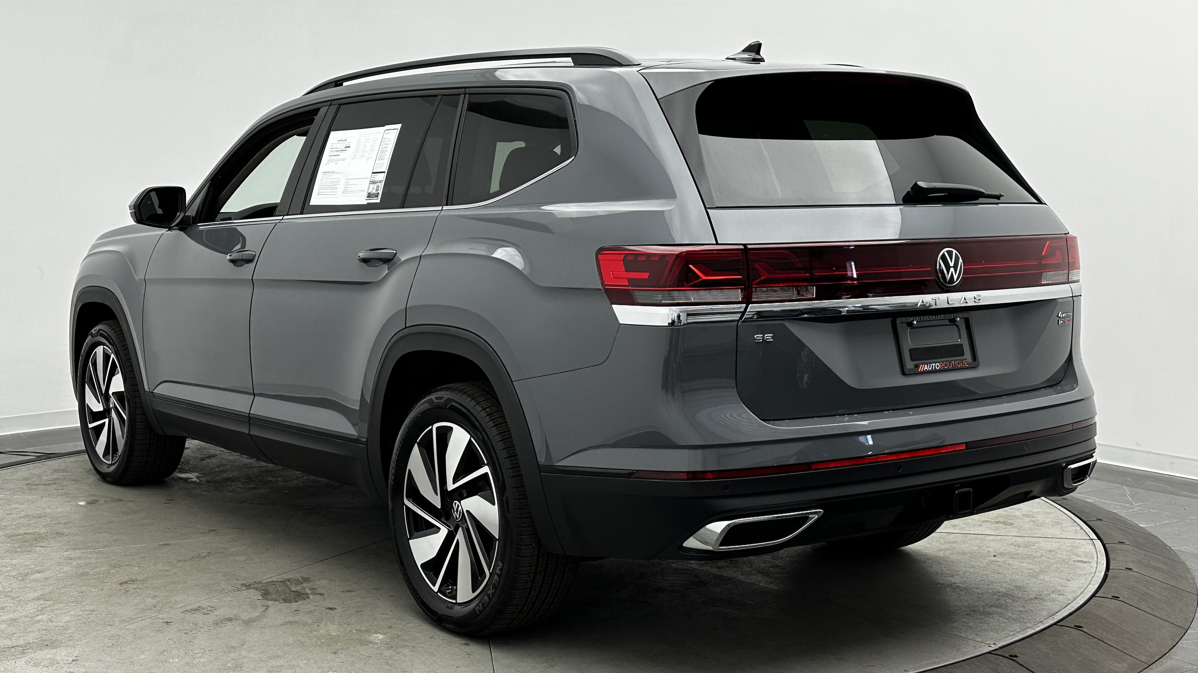 Used 2026 Volkswagen Atlas SE AWD/4WD image 4