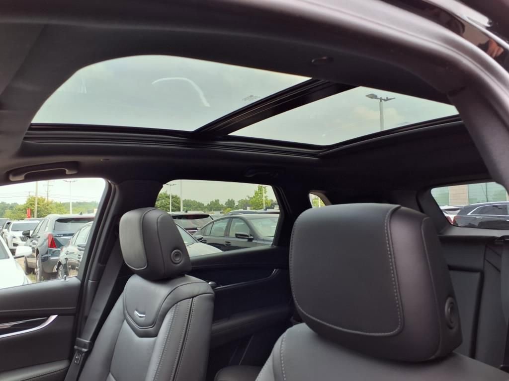 New 2025 Cadillac XT5 Premium Luxury w/ LPO, Floor Liner Package image 15