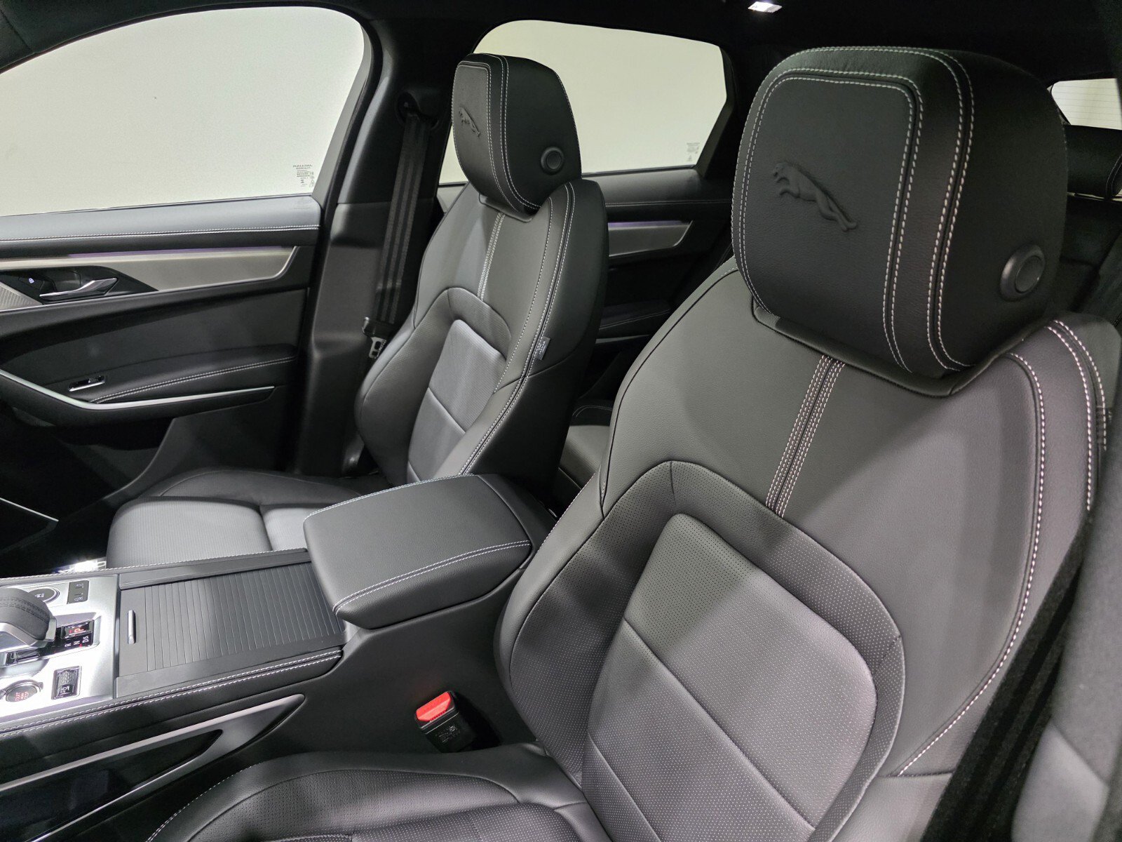 New 2026 Jaguar F-PACE R-Dynamic S AWD/4WD image 8