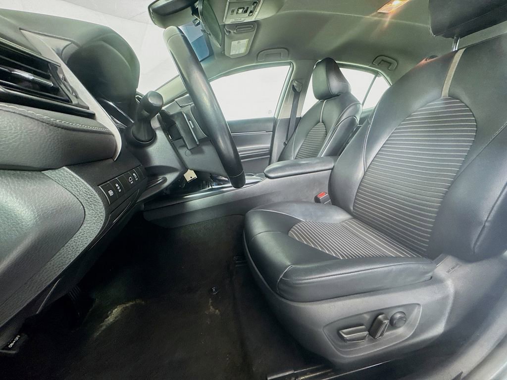 Used 2019 Toyota Camry SE image 24