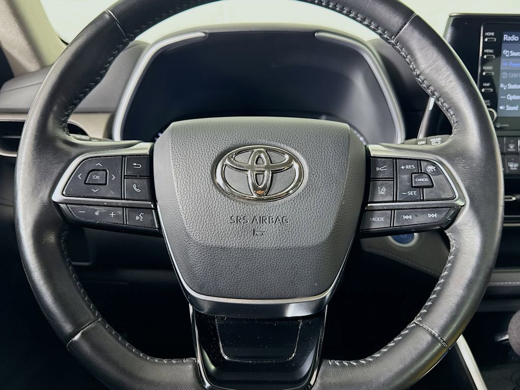 Used 2021 Toyota Highlander XLE AWD/4WD image 35