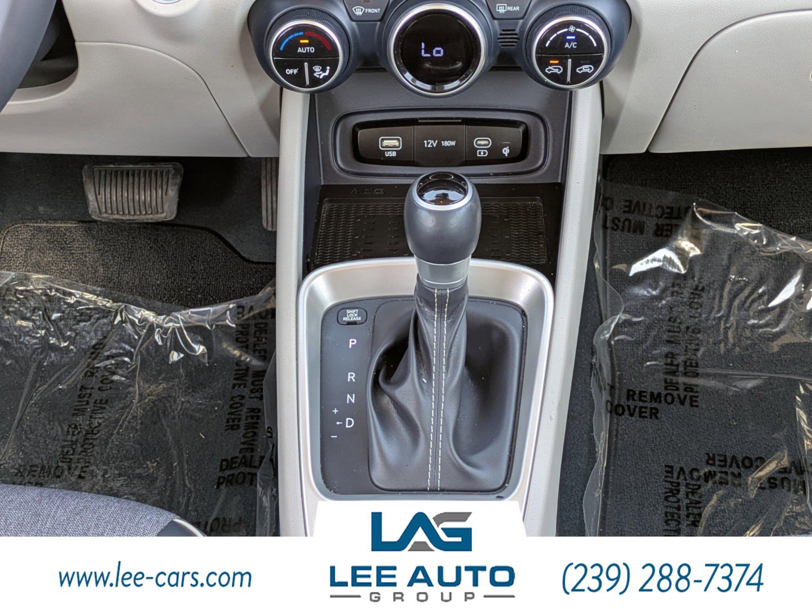 Used 2024 Hyundai Venue Limited image 16