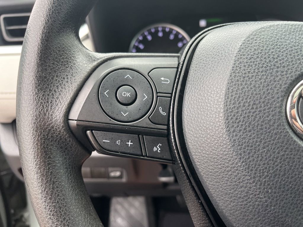 Used 2021 Toyota RAV4 XLE w/ Convenience Package image 21