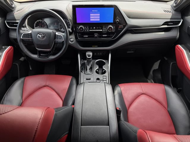 Used 2023 Toyota Highlander XSE FWD image 10
