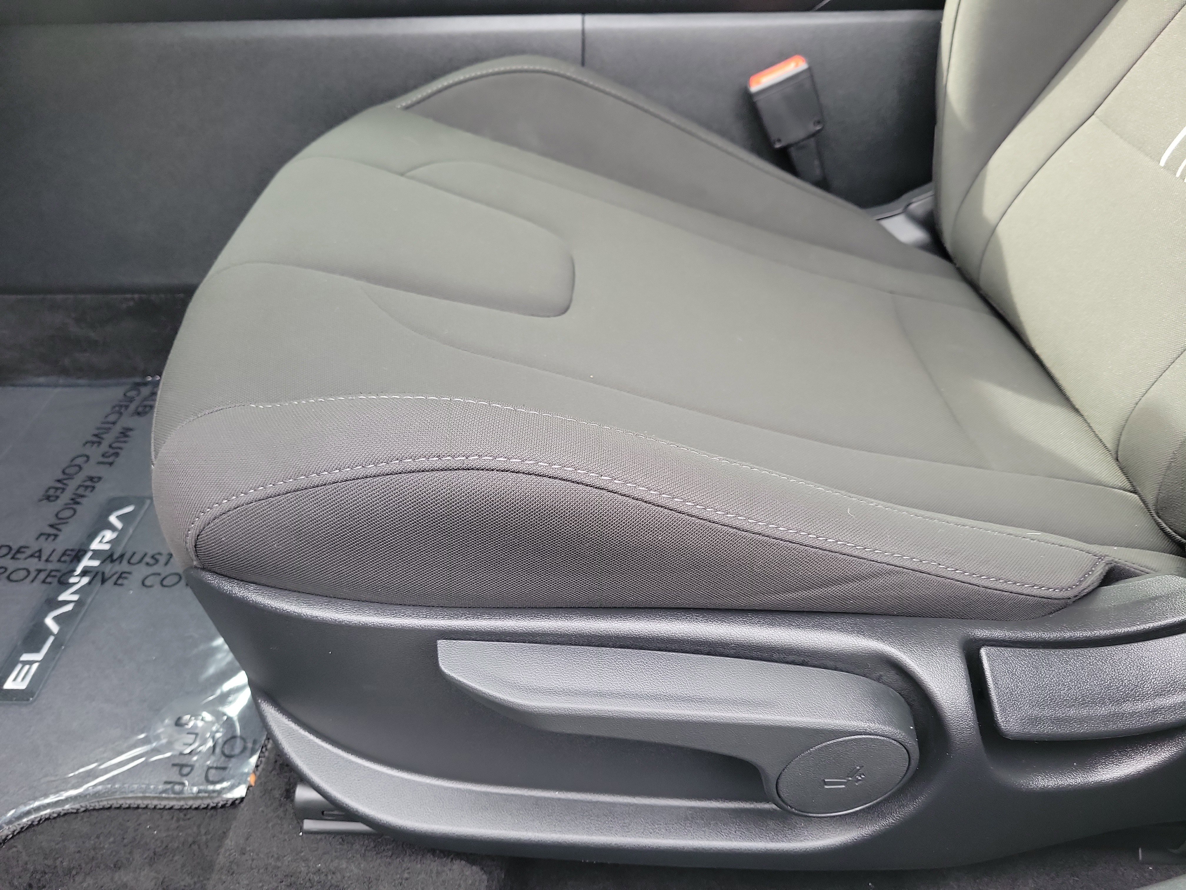 Certified 2025 Hyundai Elantra Sport image 21