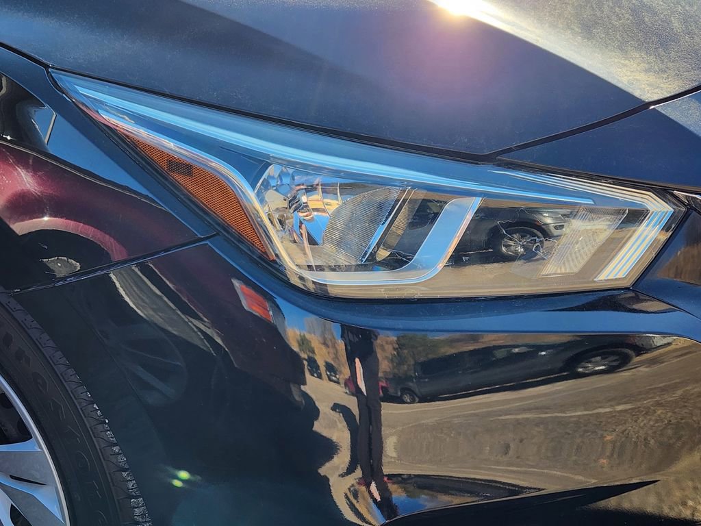 Used 2021 Nissan Versa SV image 20