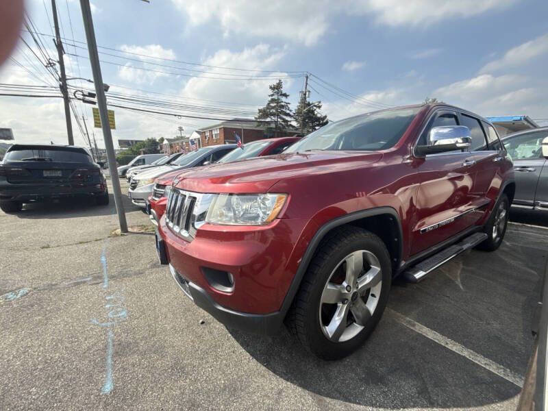 Used 2013 Jeep Grand Cherokee Limited w/ Trailer Tow Group IV image 4