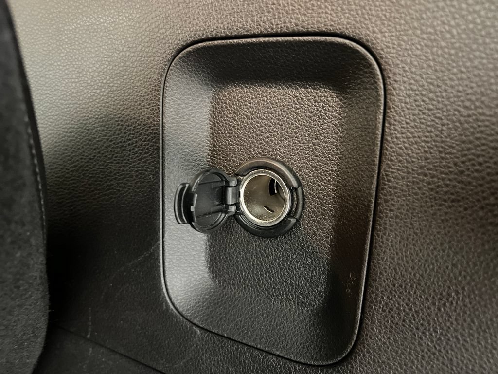 Used 2025 Kia Carnival FWD image 47