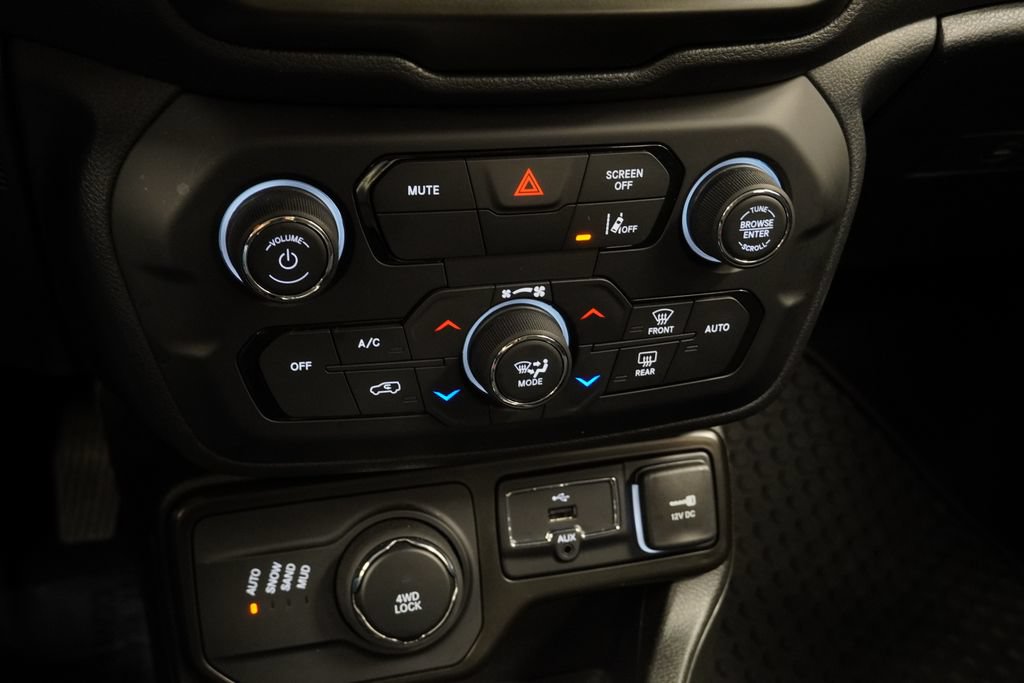Certified 2023 Jeep Renegade Altitude AWD/4WD image 33