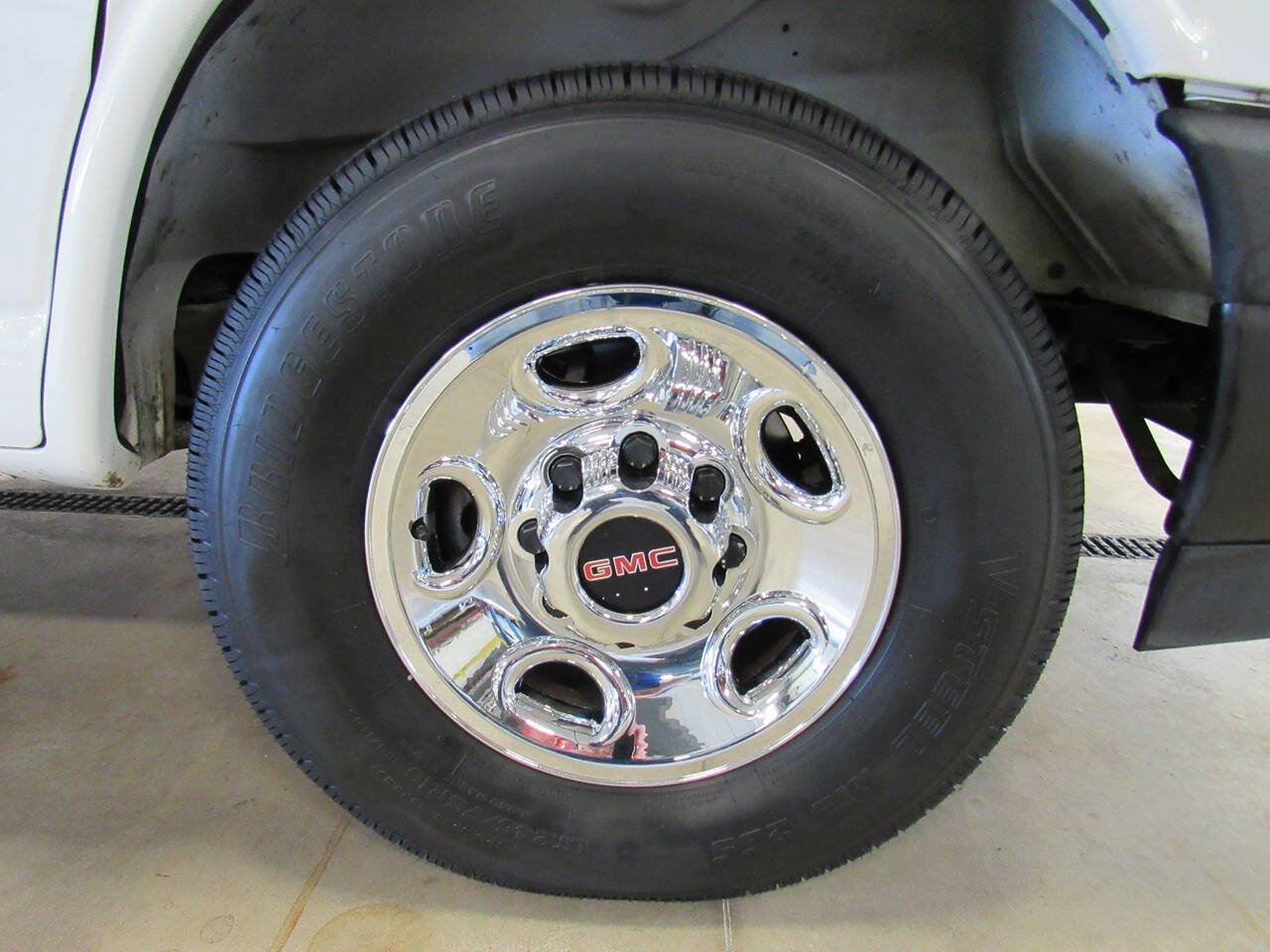Used 2023 GMC Savana 3500 w/ Power Convenience Package RWD image 11