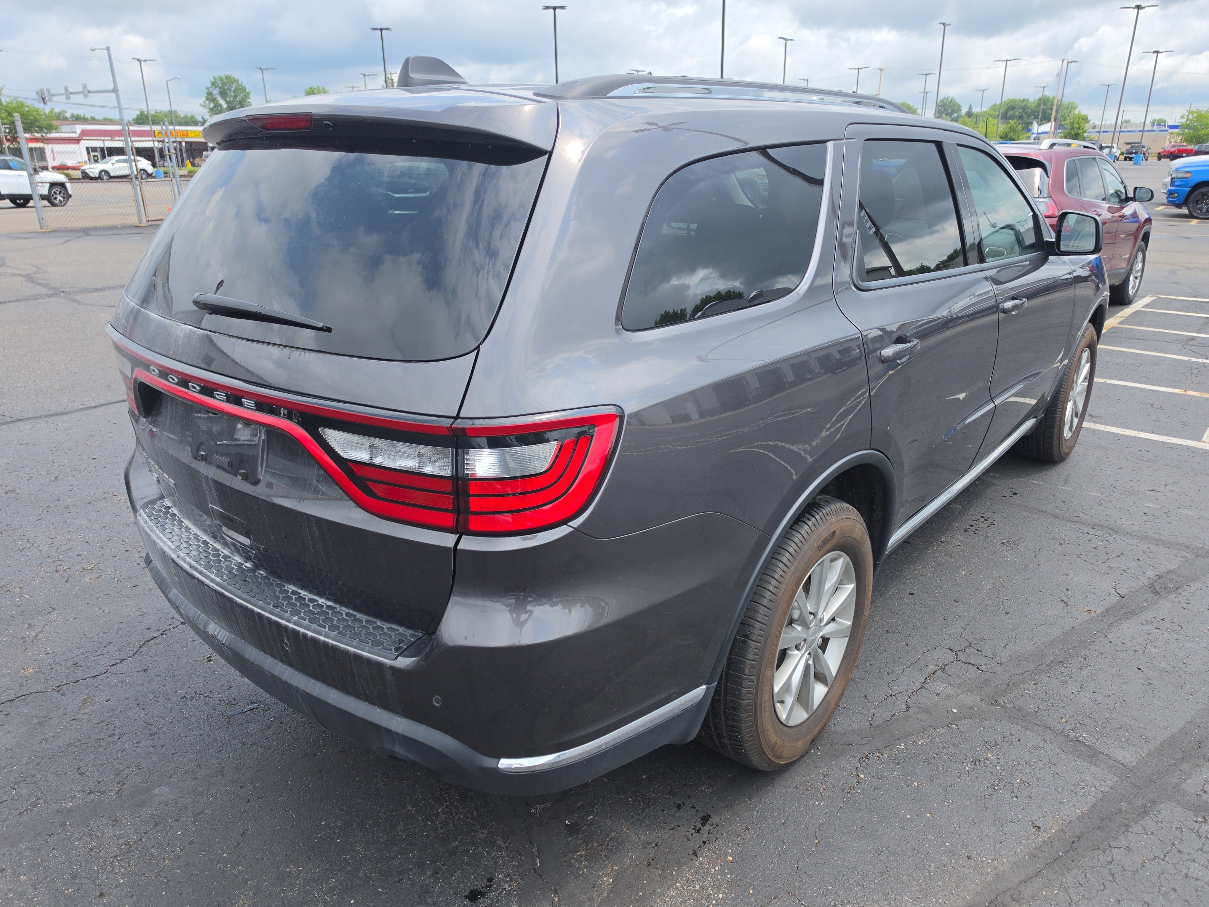 Used 2018 Dodge Durango SXT w/ Quick Order Package 2BB AWD/4WD image 3