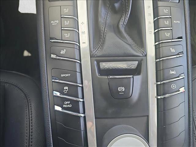 Used 2021 Porsche Macan AWD/4WD image 27