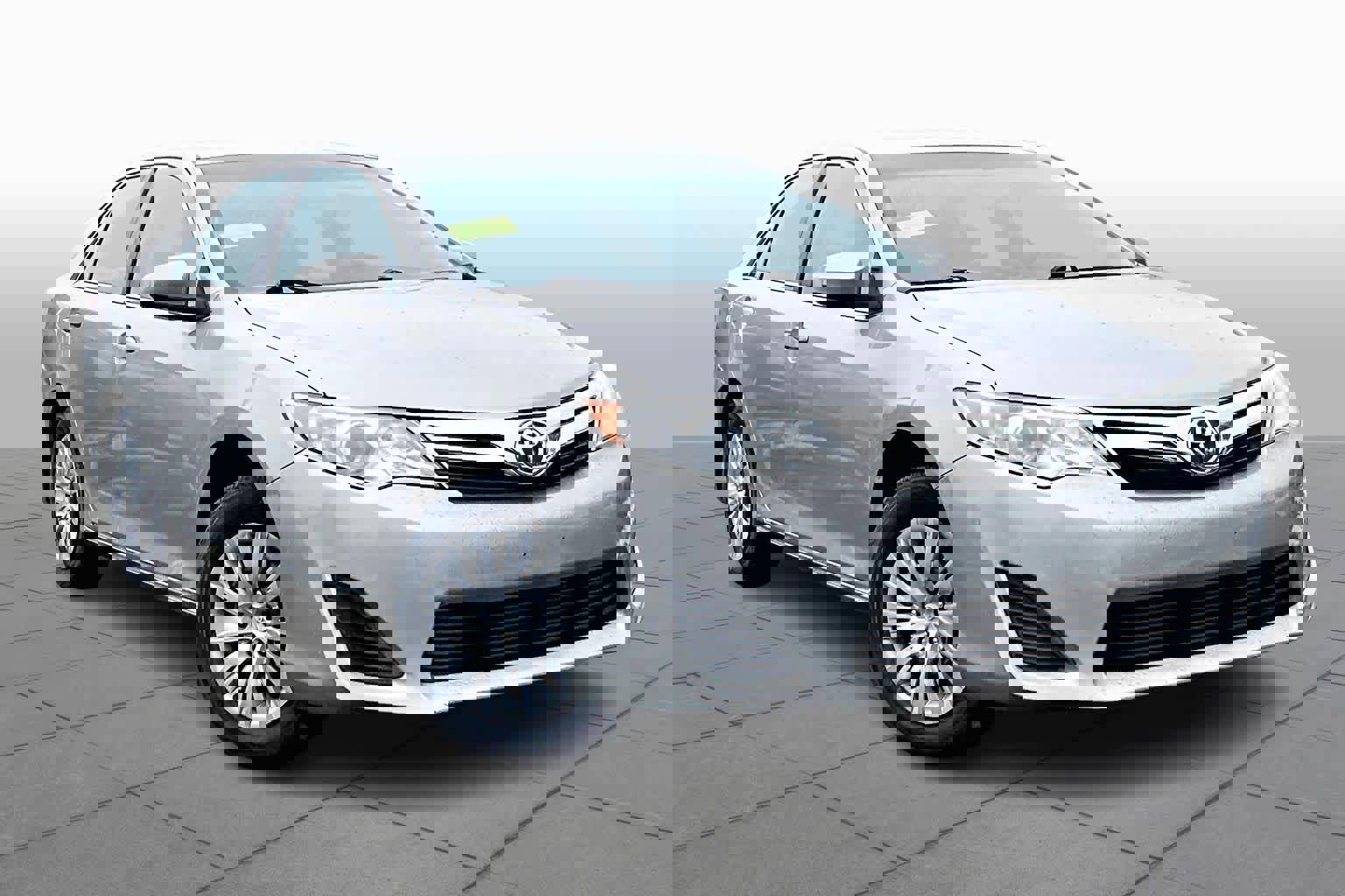 Used 2013 Toyota Camry LE image 3