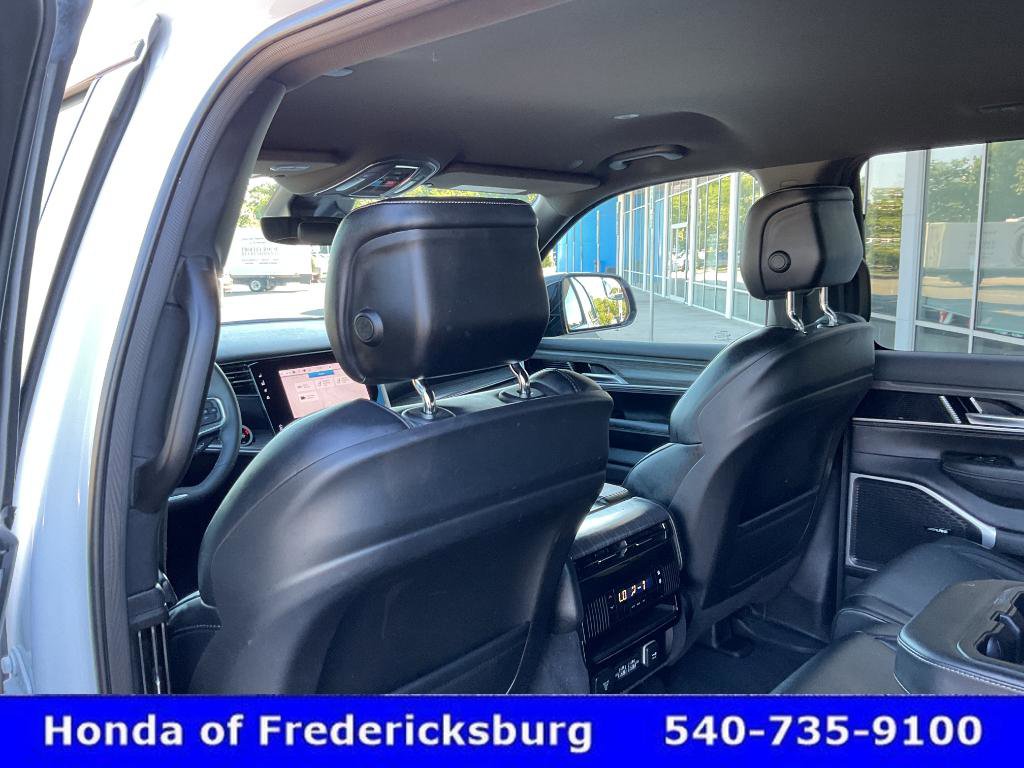 Used 2024 Jeep Wagoneer Series II w/ Flexible Seating Group AWD/4WD image 27