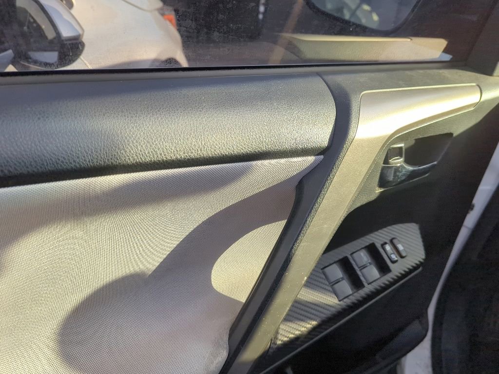 Used 2015 Toyota RAV4 XLE FWD image 8