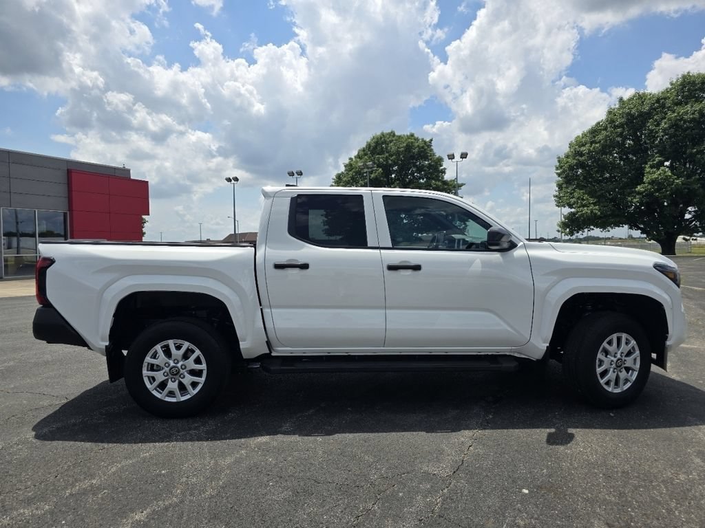 Certified 2024 Toyota Tacoma SR AWD/4WD image 16