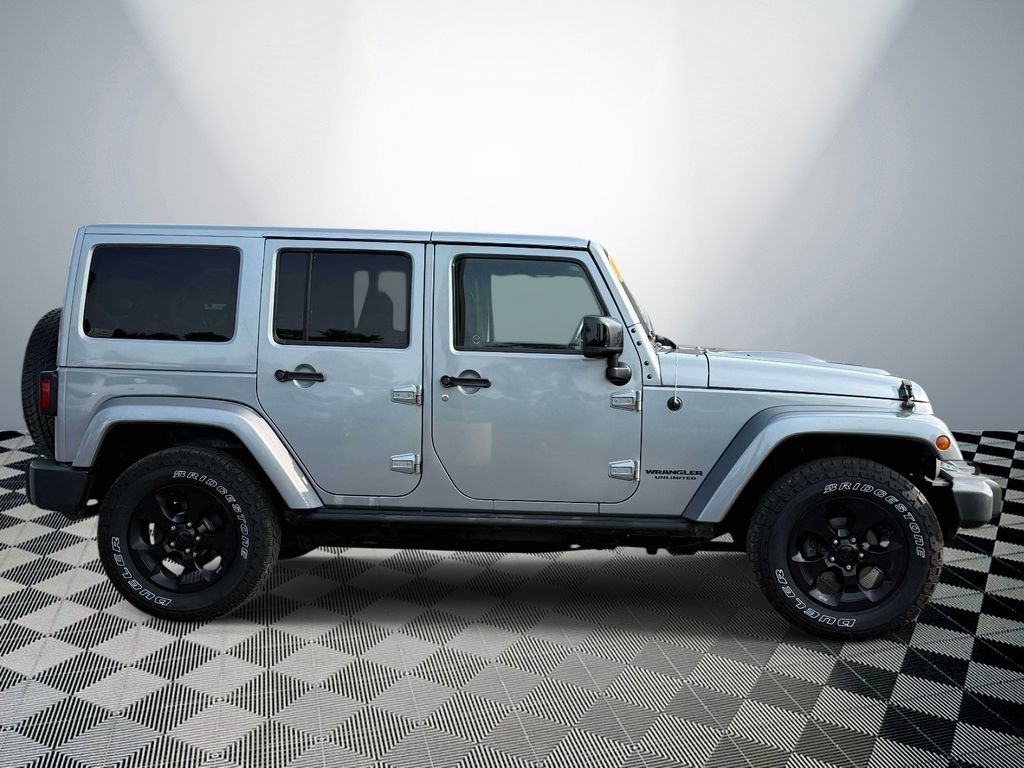 Used 2015 Jeep Wrangler Unlimited Sahara w/ Dual Top Group AWD/4WD image 6