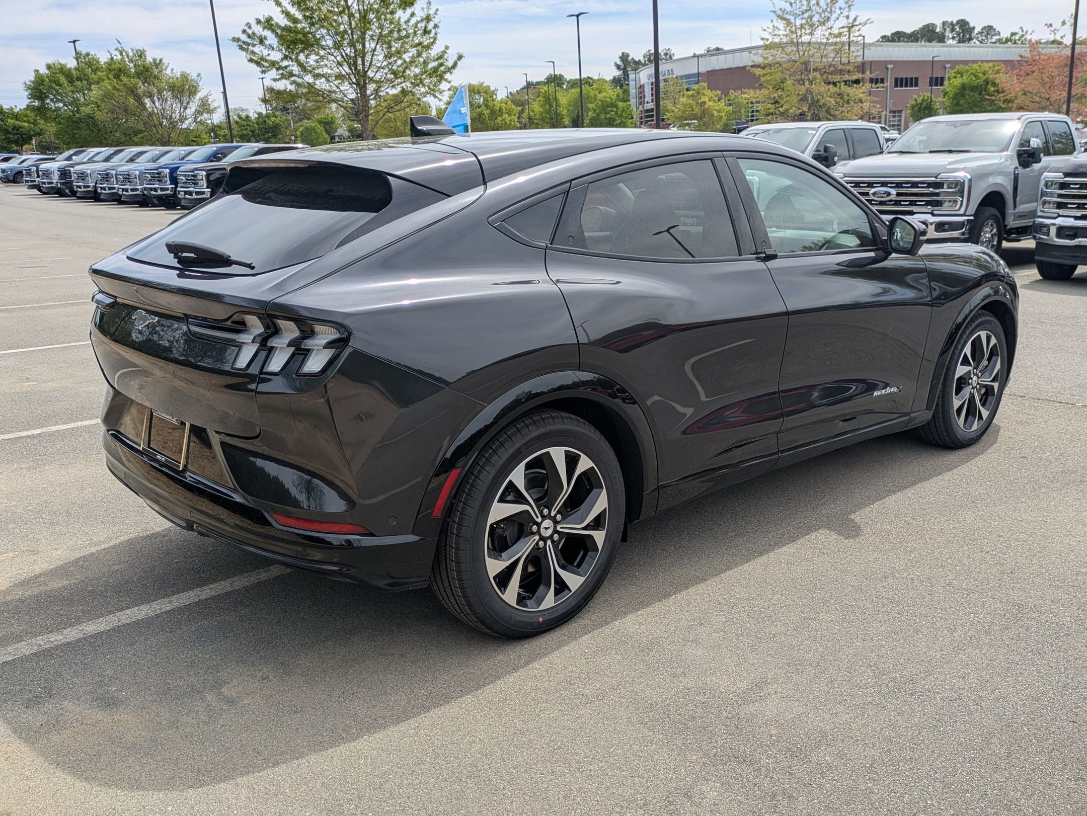 Certified 2022 Ford Mustang Mach-E Premium AWD/4WD image 4