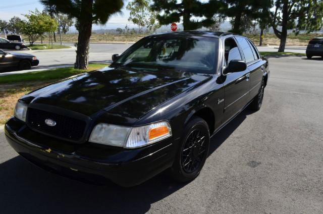 Used 2004 Ford Crown Victoria Police Interceptor image 1