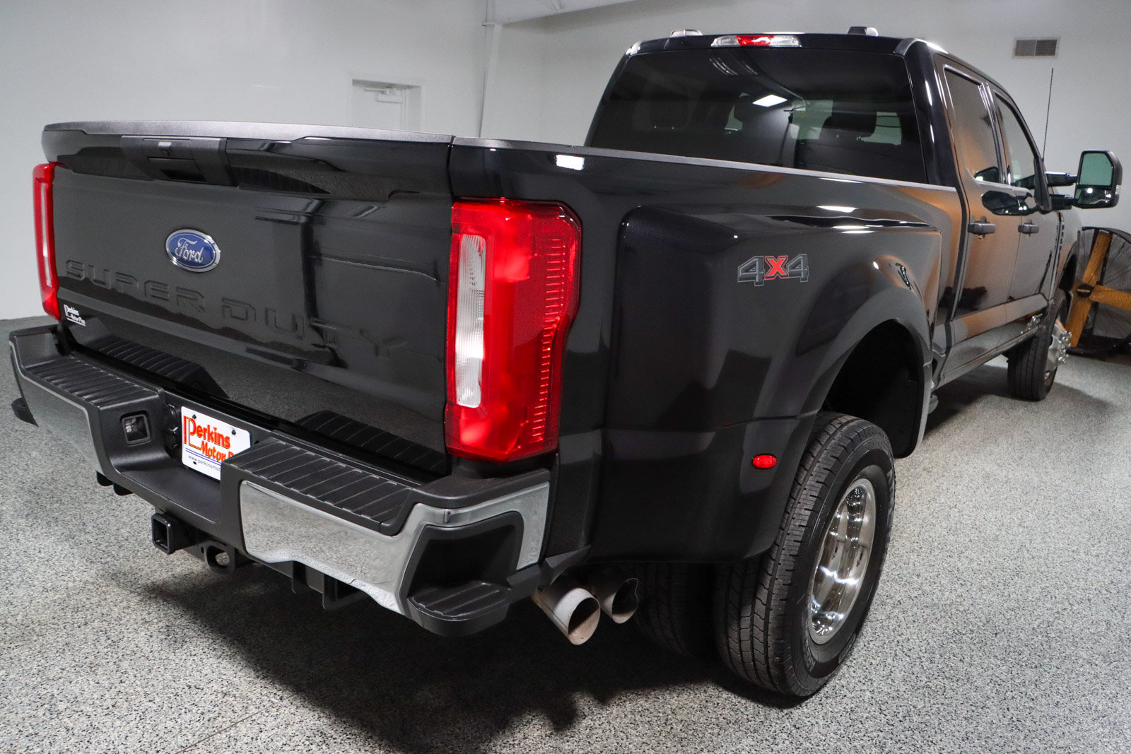Used 2023 Ford F350 XLT AWD/4WD image 7