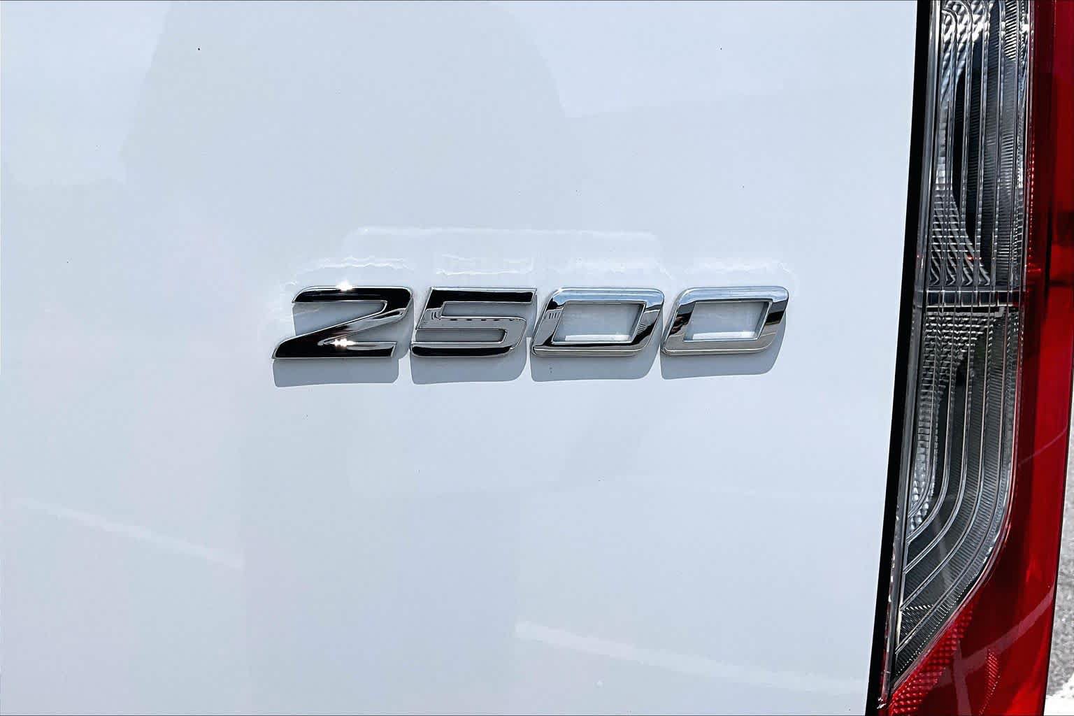 Used 2025 Mercedes-Benz Sprinter 2500 image 33
